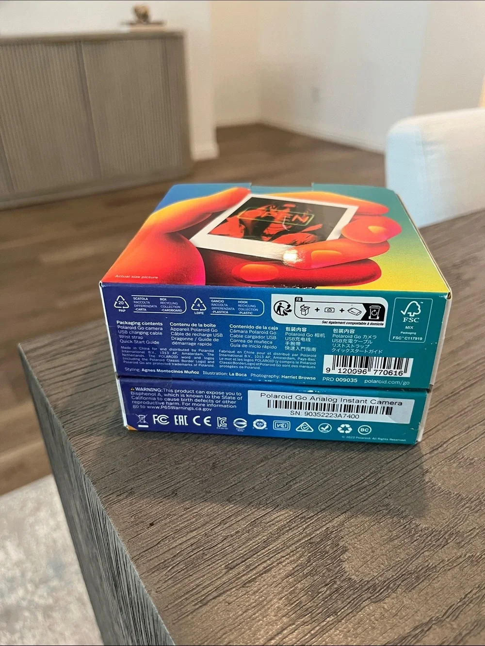 Polaroid Go White Instant Mini Camera in Rainbow Box